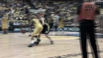 I feel Devotion - Playoffs Game 3 - Jaycee Carroll - Real Madrid