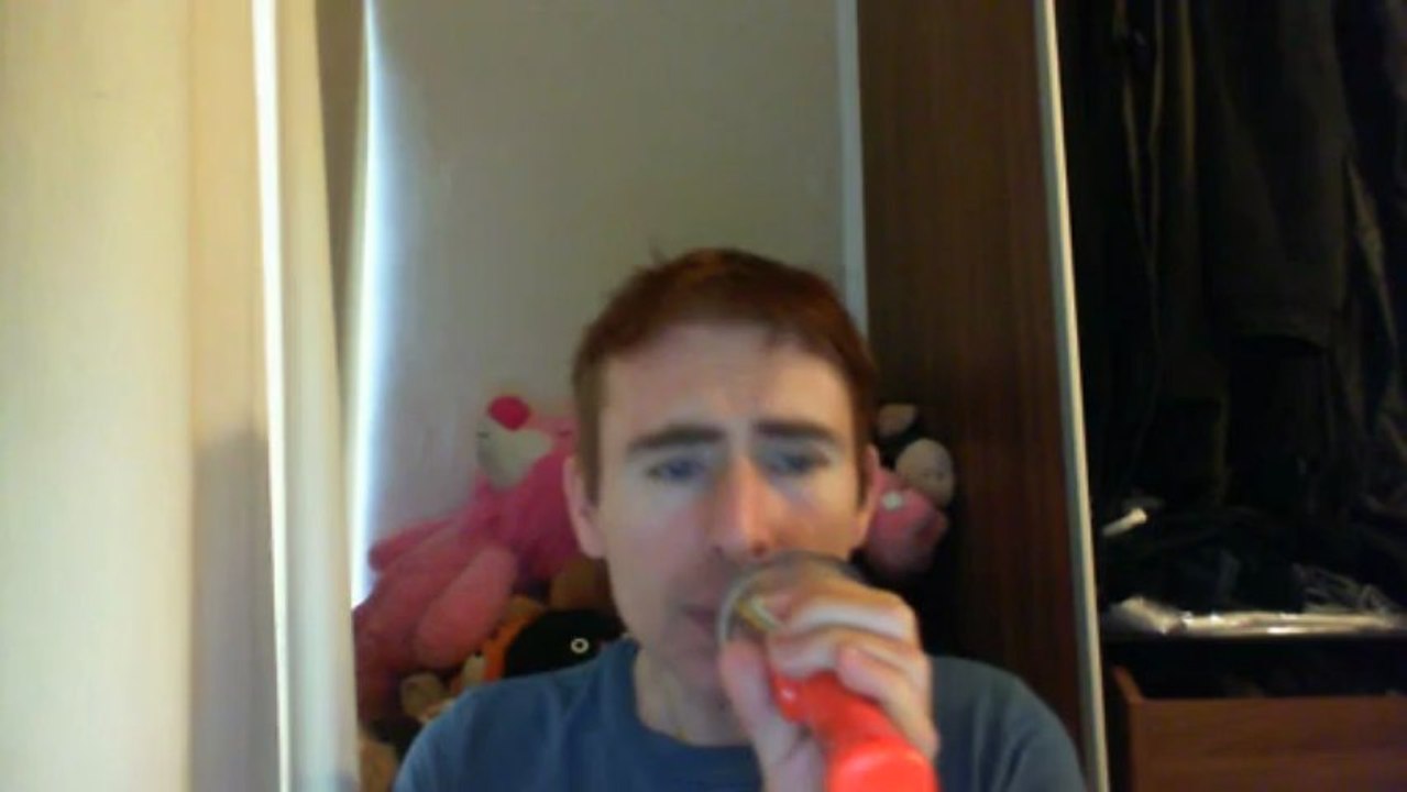 Wiwi égratigne "swimming pool" de Christophe Jenac