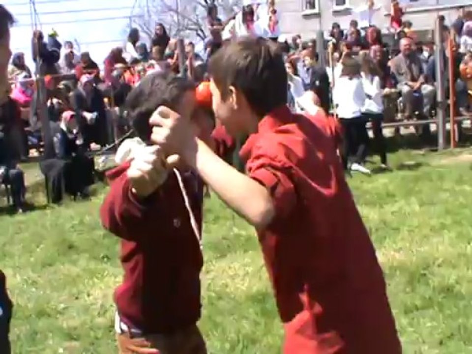ÇATAK.İÖO. BAYRAM.ETKİNLİĞİ.DOMATES YARIŞI