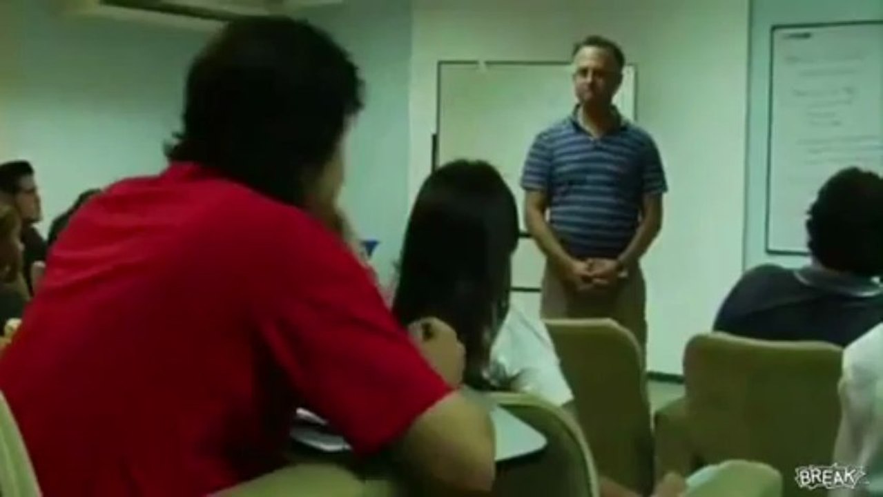 Cand eu vorbesc tu sa taci - funny video ever in classroom