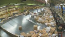 FedEx secures USPS postal contract