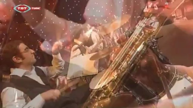 04 özlem özdil uzakların türküsü - yediveren