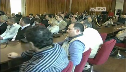 LA POLITICA CI HA TRADITI