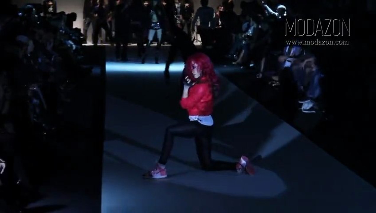 Istanbul Fashion Week Şubat 2011 -  Colin's Defilesi