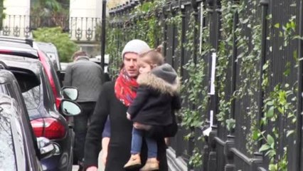 Télécharger la video: David Beckham Says Daughter Harper Could Be a Footballer