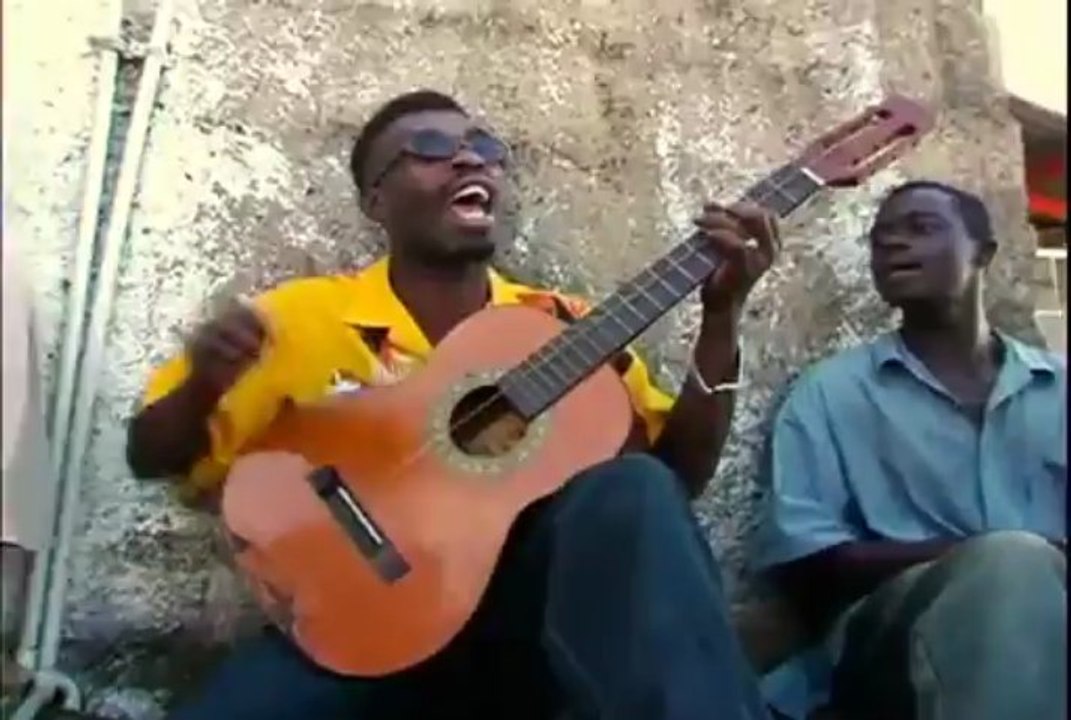 Chicken In The Corn avec une guitare à une corde