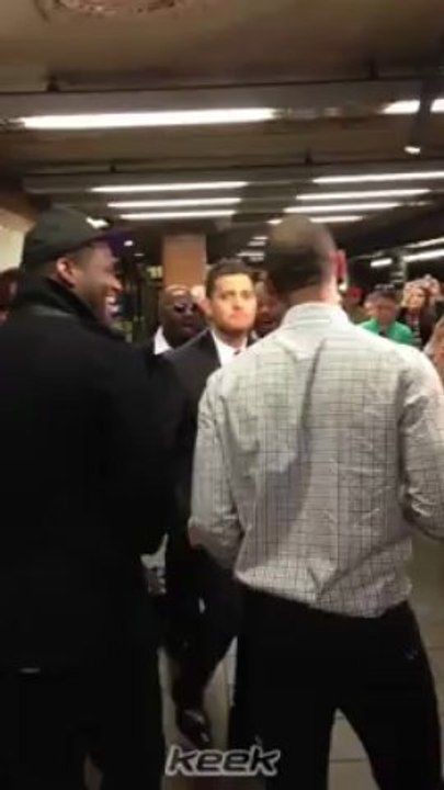 Michael Bublé cantó en el subte