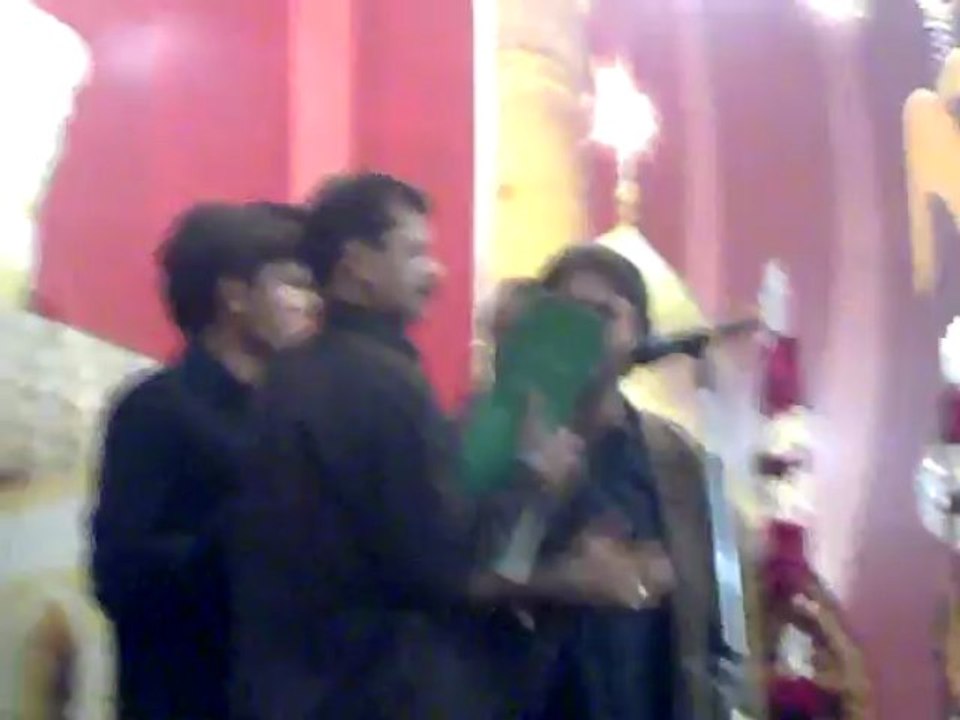 Anjuman-e-Hayderia Adeel Rizvi Recite Noha ( Lay chaly ABBAS as pani ) in Karwan-e-aza by Mubashir Jaffri