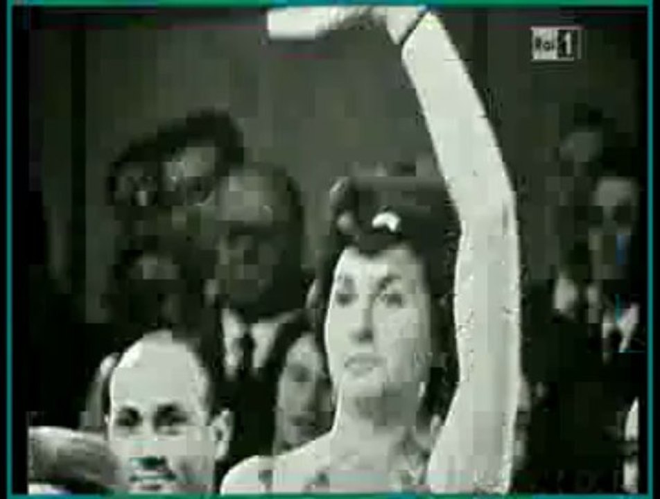 - Le grand Charles TRENET chante : ""  Revoir Paris  ""