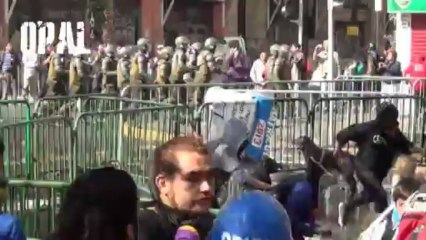 Estudiantes chilenos marchan por una Educación Estatal