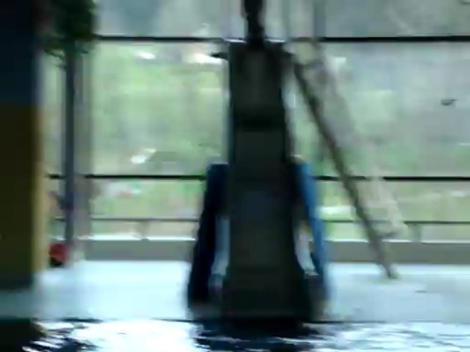 V toboggan puis nage seule