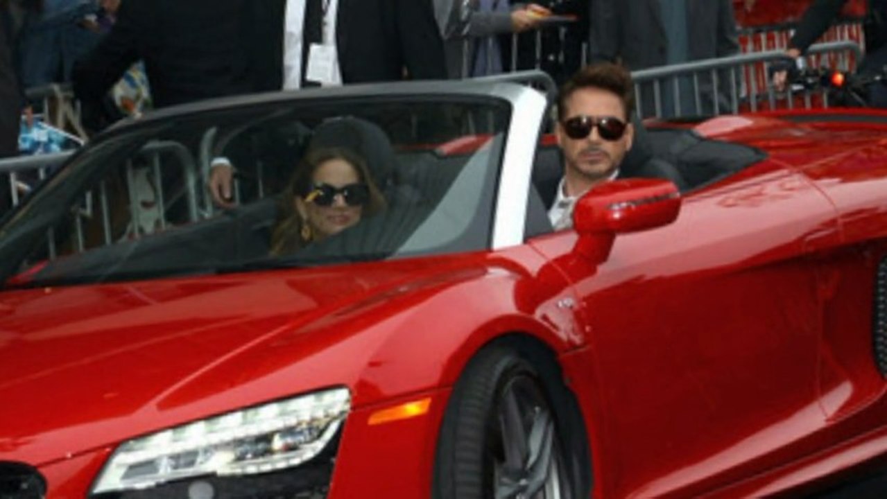 Hot Robert Downey Jr. A Romantic Hubby PDA! Kissing, Hugging And Holding!