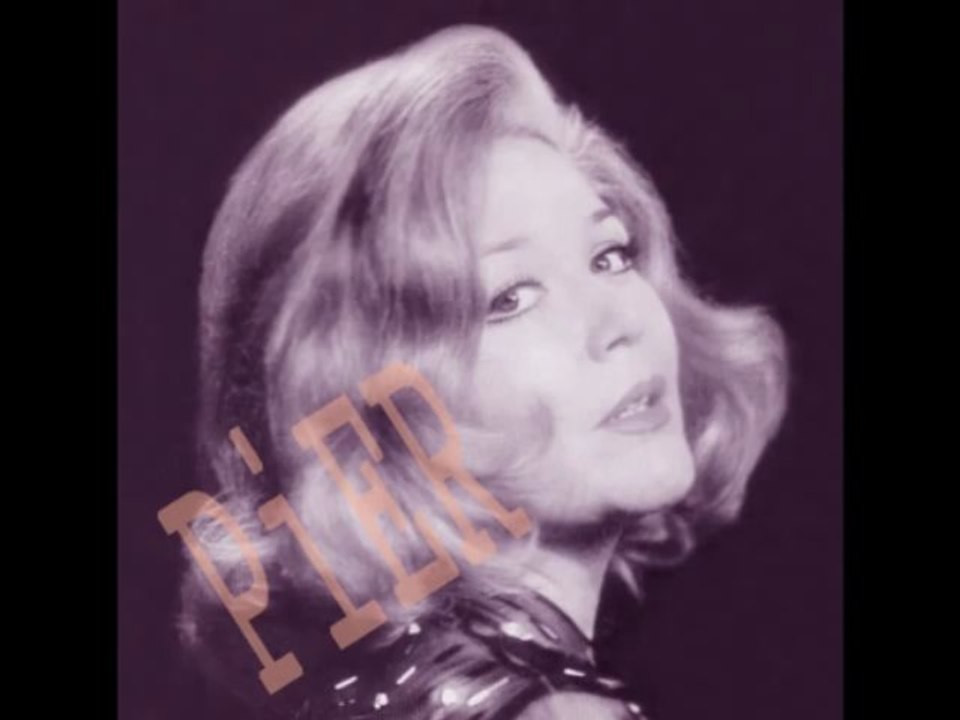 Nesrin SİPAHİ - BEN GAMLI HAZAN - YouTube