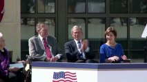 Versöhnung in Dallas: Obama ringt sich zu Lob für Bush durch