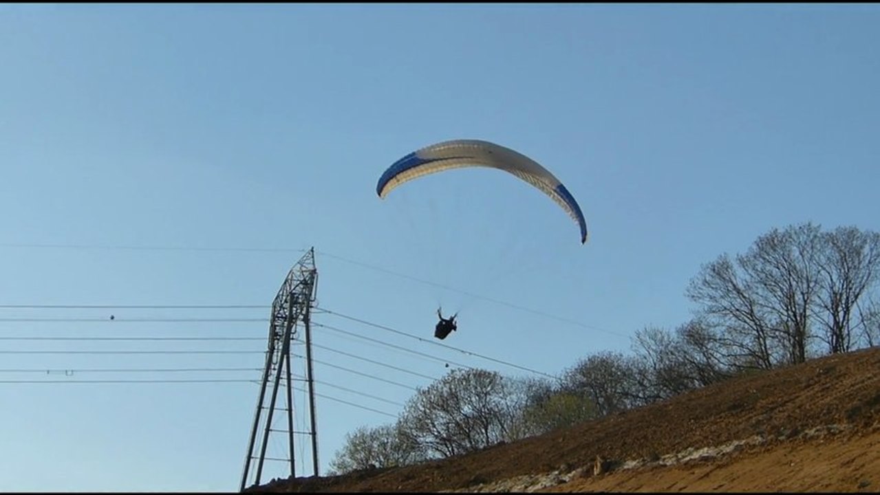 "Micro plouf dans un grand trou"