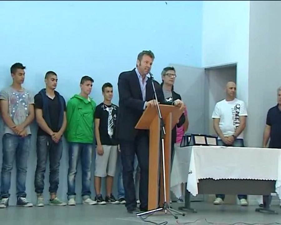 Μήνυμα Γκλέτσου σε μαθητές για την κρίση: «Είστε ωραίοι σαν Έλληνες».(video)