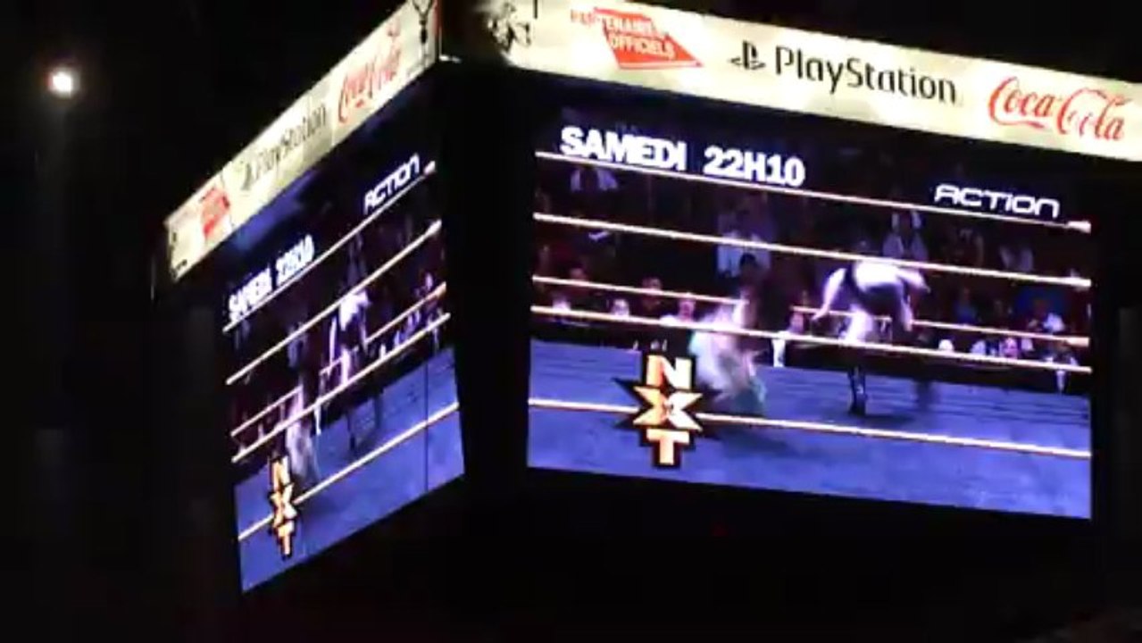 WWE Wrestlemania Revenge Tour 2013 in Paris Bercy France : Wrestling Ads before the show