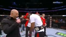 Jon Jones se casse l'orteil à l'UFC 159