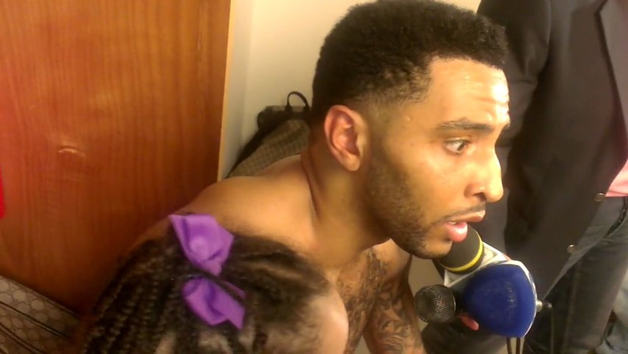 RedPlanet.gr - Ο Λο στα αποδυτήρια