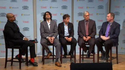 Frank Bruni: Tech Narrows Perspective, Feeds Obsessions