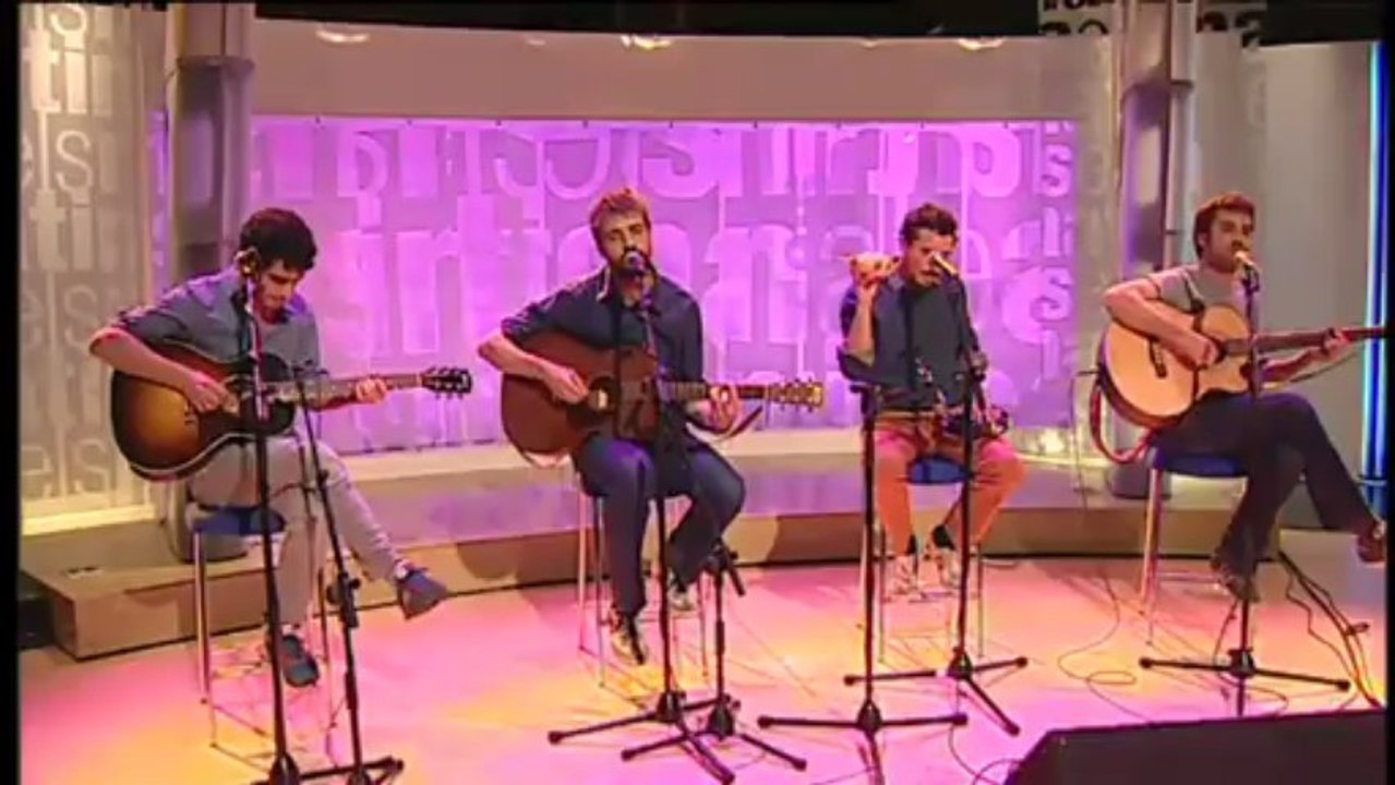 TV3 - Els matins - "Atletes, baixin de l'escenari", l'últim disc dels Manel, número 1 en vendes