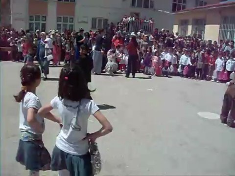 Van Merkez Tunca Uras İlkokulu ve Ortaokulu Ah Dede Vah Dede Şarkı Canlandırması