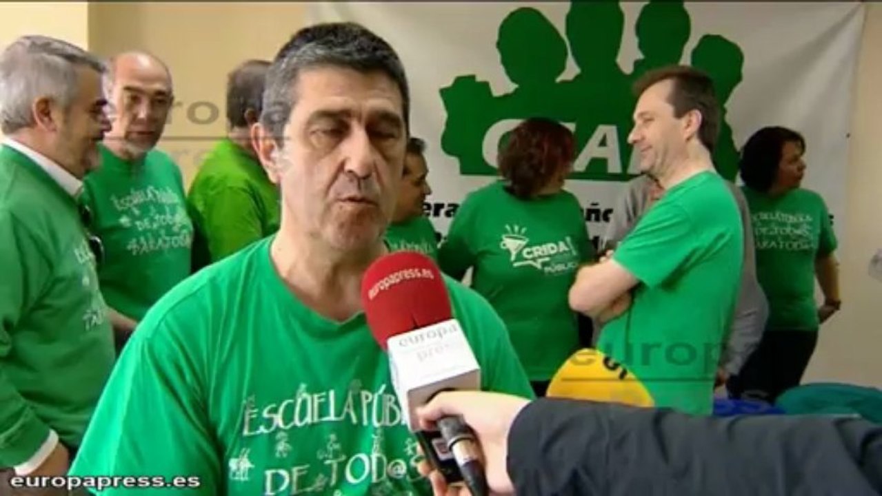 CEAPA encerrada contra la 'Ley Wert'