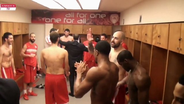 Οι πανηγυρισμοί στα αποδυτήρια για την πρόκριση στο Final-4 του Λονδίνου