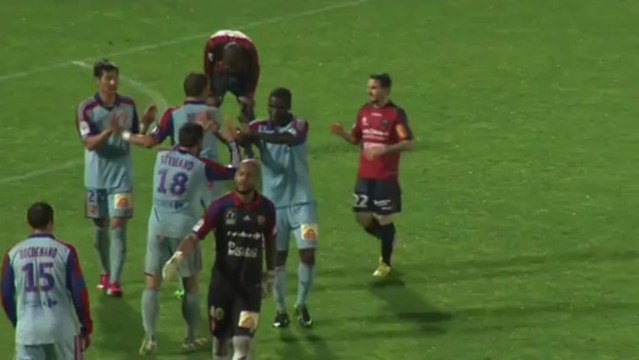 Clermont Foot (CFA) - GFC Ajaccio (GFCA) Le résumé du match (34ème journée) - saison 2012/2013