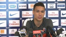 Van der Wiel zostaje w PSG