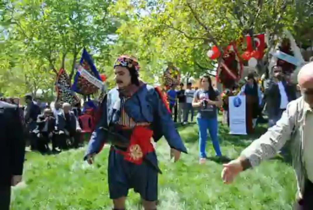 Gaziantep Egeliler Kültür, Yardımlaşma ve Dayanışma Derneği -  Zeybek Gösterisi 2013 - GEFEDER