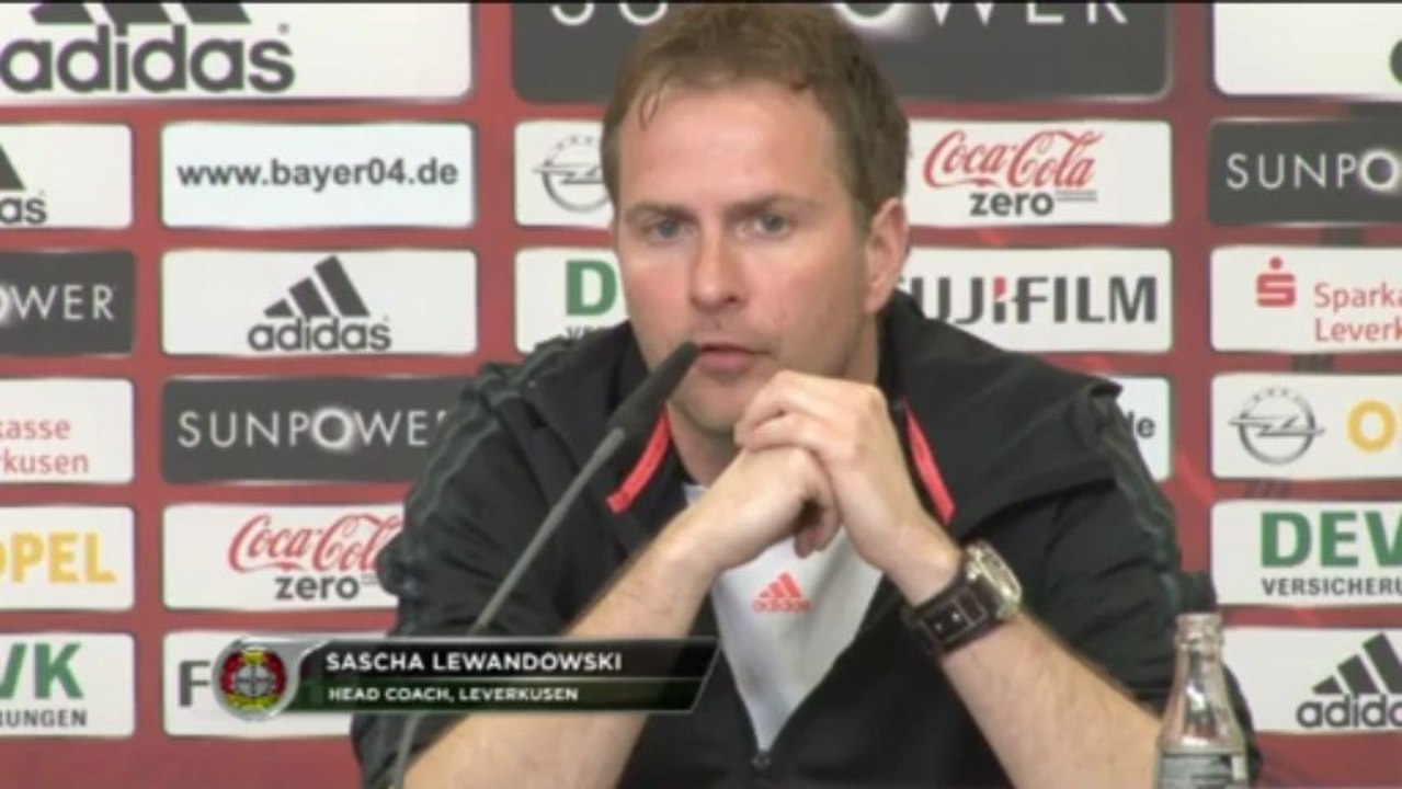 Sascha Lewandowski: ''Es war ein schmutziger Arbeitssieg''