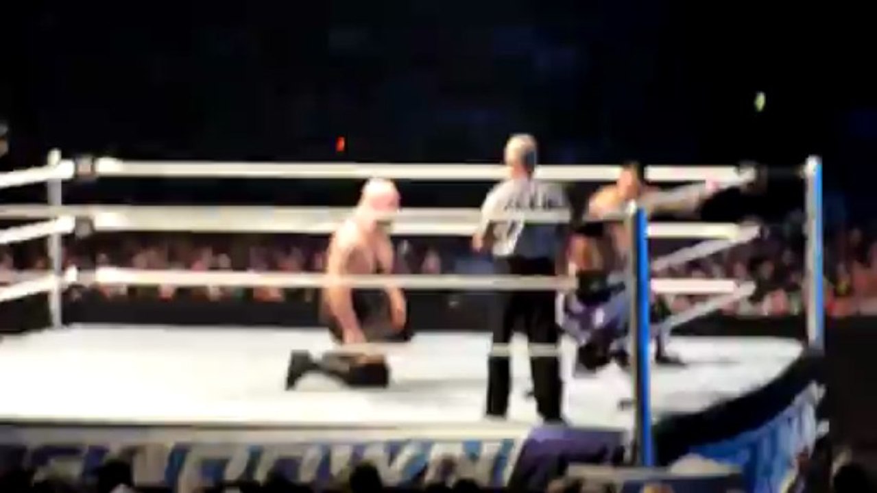 08 - Dernières minutes du match The Usos contre Big Show