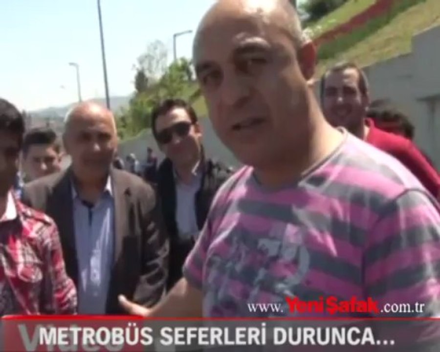 Metrobüs seferleri durunca...
