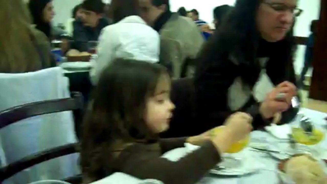 ac04 Carlota no restaurante