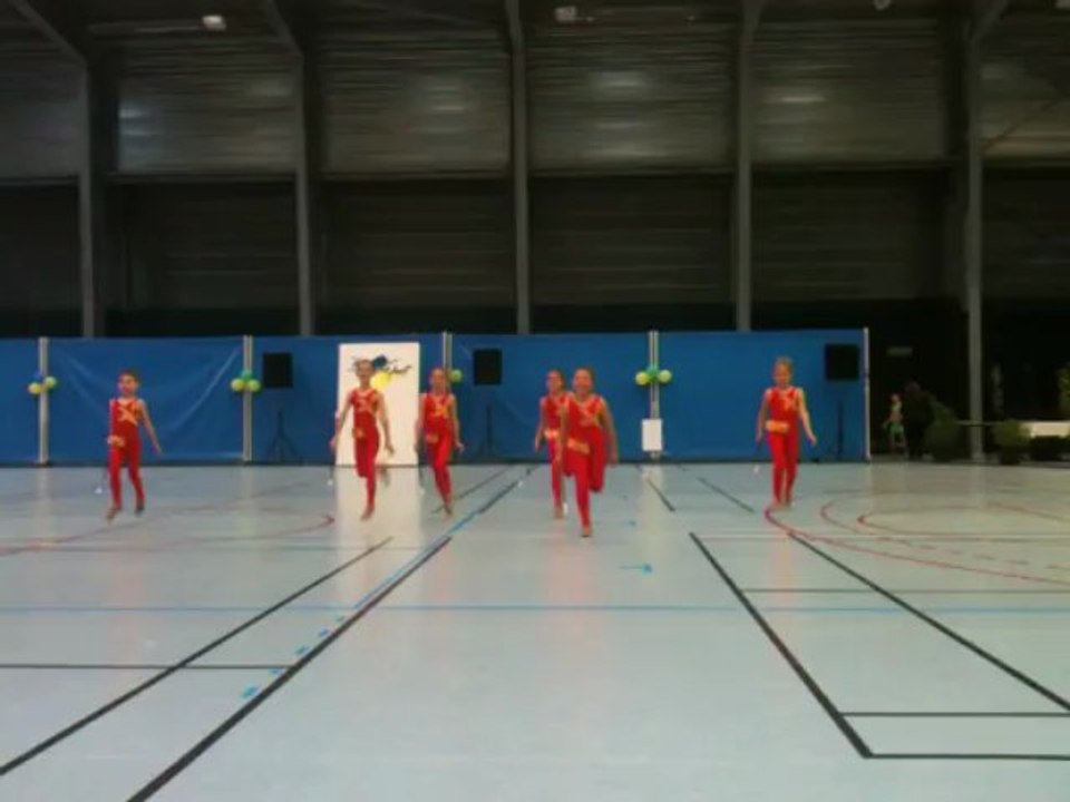 1/4 finale championnat France twirling bâton équipe benjamine de Blanquefort (33)