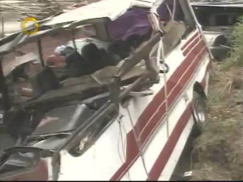 Al menos 3 muertos y 8 heridos por caída de un autobús en Catia