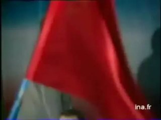 François Mitterrand retire la loi Savary