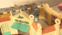 Pixar Cars  featuring the real cool   Luigi's Casa Della Tire Playset