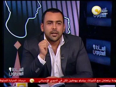 السادة المحترمون: بالفيديو .. الأمن يسحل متظاهر سلمي وينزلوا فيه ضرب على قفاه