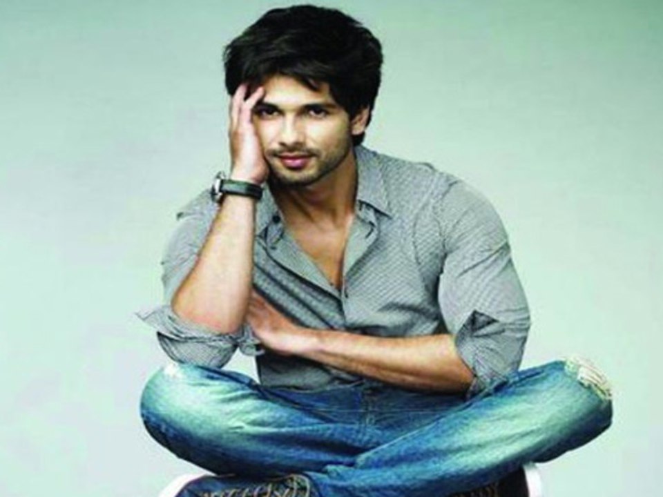 Shahid Kapoor Gets A Sexy Tan For Rambo Rajkumar