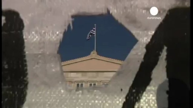 Grecia, via libera a una legge con nuove misure di rigore