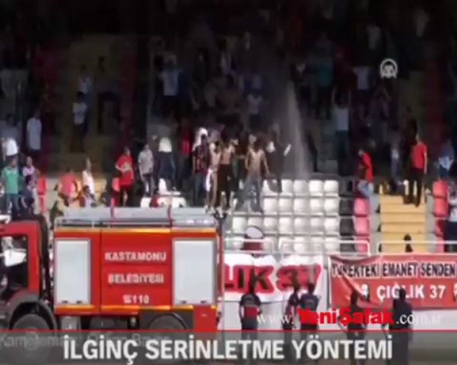 Taraftarlara ilginç serinletme yöntemi