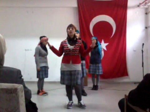 Çamlıhemşin Lisesi Ülkemizde Bir İlki Gerçekleştirdi-Liseli Kizlardan MÜhteşem Düet