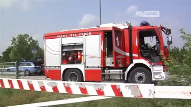 SI SCHIANTA CONTRO IL GUARD RAIL E MUORE