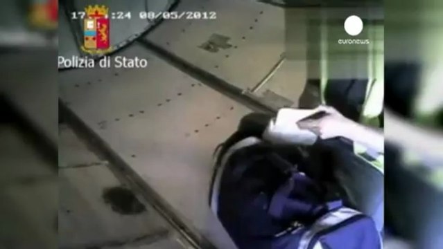 Italy: baggage handlers arrested for suitcase thefts