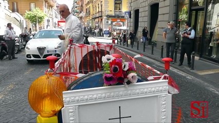 Napoli - Il funerale del Comune via Colonna -1- (03.05.13)