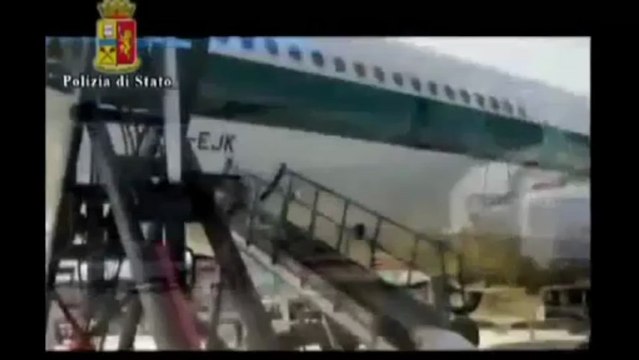 Lamezia Terme (CZ) - Blitz contro furti negli aeroporti (03.05.13)