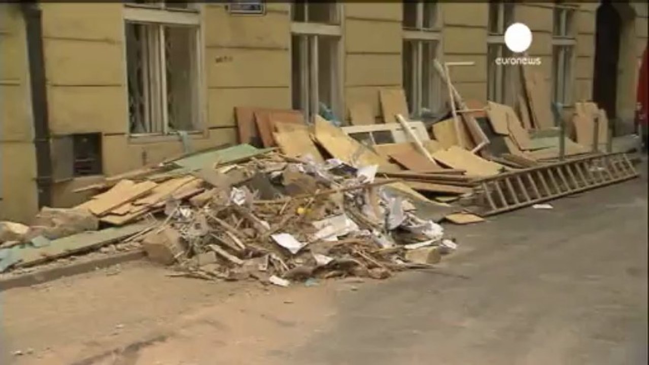 Rescuers search for workers buried in Prague office...