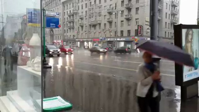Samsung Galaxy S4, тест камеры. Дождь на Тверской